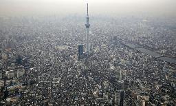 <p>　東京スカイツリー周辺に広がる住宅街＝２０１９年１月、東京都墨田区</p>