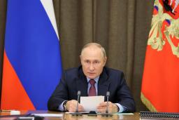 <p>　３日、軍幹部や軍需産業関係者の会議に出席したロシアのプーチン大統領（ロイター＝共同）</p>
