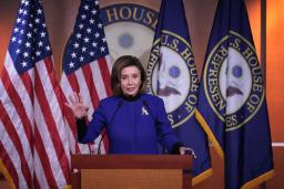 <p>　つなぎ予算案について話すペロシ米下院議長＝２日、ワシントン（ゲッティ＝共同）</p>
