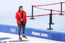 　調整を終え、リラックスする高木美帆＝北京（共同）