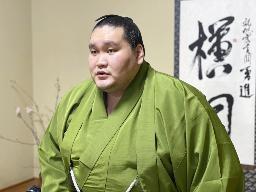 　初場所の番付が発表され、記者会見する照ノ富士＝２０２１年１２月２４日、東京都江東区の伊勢ケ浜部屋（日本相撲協会提供）