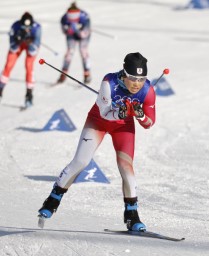 　女子距離複合　後半フリーで力走する石田正子＝張家口（共同）