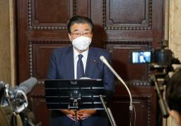 　閣議後に記者会見する後藤厚労相＝８日午前、国会