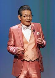 　吉本新喜劇のＧＭに就任し、記者会見する間寛平さん＝９日午前、東京都港区