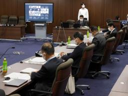 　厚労省で開催された新型コロナウイルス感染症対策を助言する専門家組織の会合＝９日午後
