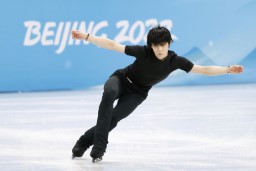 　男子フリーを前に調整する羽生結弦＝北京（共同）