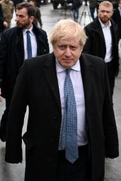 　英国のジョンソン首相＝１０日、ワルシャワ近郊（ロイター＝共同）
