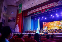 　「人民芸術祭典」の開幕公演＝１１日、平壌の東平壌大劇場（共同）