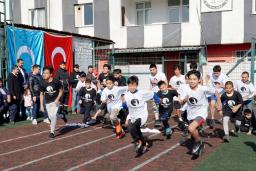 　１２日、北京冬季五輪への抗議イベントに参加したウイグル族の人々＝トルコ・イスタンブール（共同）