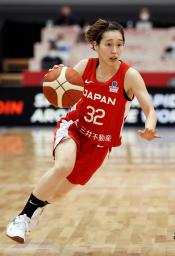 　日本―ボスニア・ヘルツェゴビナ　第１クオーター、攻め込む宮崎＝おおきにアリーナ舞洲
