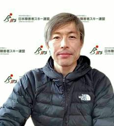 　オンライン記者会見で、北京冬季パラリンピックへ意気込みを語るバイアスロン男子の佐藤圭一＝１４日