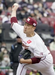 　７回２失点で２勝目を挙げた楽天・田中将＝楽天生命パーク