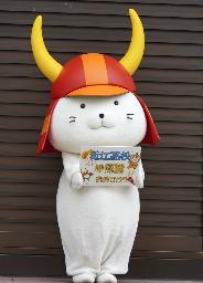 　３月、選抜高校野球大会で近江が準優勝となり、祝福する滋賀県彦根市のご当地キャラクター「ひこにゃん」