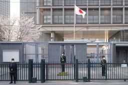 　中国日本商会の幹部らに日本政府の対応を説明する会合が開かれた北京の日本大使館＝２６日（共同）