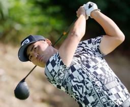 　練習ラウンドで調整する蝉川泰果＝茨木ＣＣ