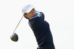 　第１ラウンド、５アンダーで首位の岡山絵里＝ロイヤルポースコールＧＣ（共同）