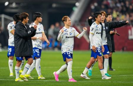 <p>　神戸とのＰＫ戦を制し、喜ぶＧ大阪イレブン＝ノエスタ</p>