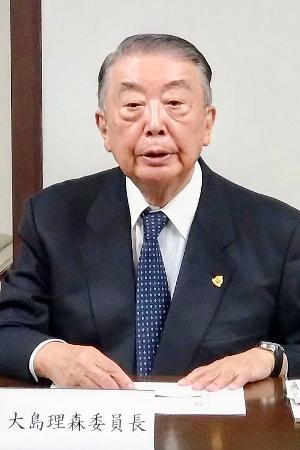 <p>　横綱審議委員会後に記者会見する大島理森委員長＝２３日、東京・両国国技館</p>