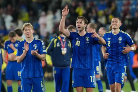 <p>　決勝進出を決めたスウェーデンの選手たち＝２６日（ＡＰ＝共同）</p>