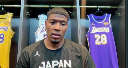 <p>　オンライン取材に応じるＮＢＡレーカーズの八村（共同）</p>