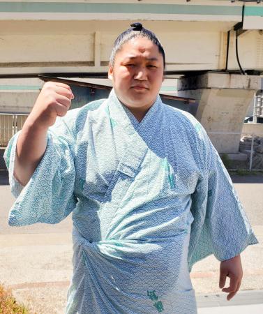 <p>　大相撲春巡業に合流した藤青雲＝１６日、横浜市</p>