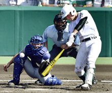“元”主将が意地の一打　河村　第９７回全国高校野球選手権大会