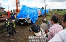 里山案内役の到着歓迎　市原、トロッコ列車納車