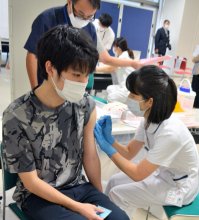 千葉工大でワクチン接種開始　学生「安心感出る」　対象１万人、地元教職員も受け付け
