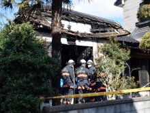 旭市の２階建て住宅で火災　２人死亡１人けが　近隣女性「『ボン』というすごい音がした」