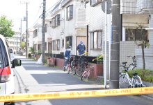市川で女性刺される　元夫が逃走、身柄確保　殺人未遂容疑で逮捕