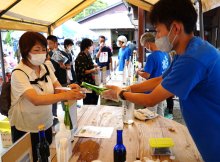 日本酒「アフス」飲み比べ堪能　木戸泉酒造とＪＲコラボイベント　いすみ