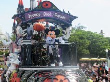 ディズニーでハロウィーン　パレード３年ぶり復活