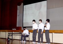 魅力度向上、市長に提案　全国最下位受け山武中生徒　「サンブスギを将棋駒に」「廃棄イチゴ商品活用を」