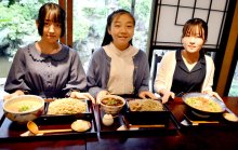 新感覚！八千代そば味わって　和洋女子大生３品考案、具材に梨も　１０月１７日から５店舗で提供