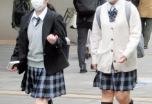 【点検・高校の校則】＜服装＞カーディガン禁止なぜ？　温度調節の便利さ軽視
