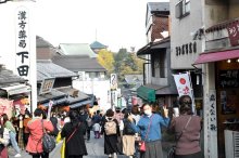コロナ後へ明るい兆し　２年ぶり外国人観光客　成田山参道　【回顧２０２２年　取材メモから】