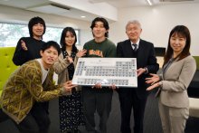 千葉大生に「元素周期表チョコ」　バレンタインデーにプレゼント　金のチョコはどんな味？元素の特徴で味に工夫も