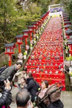 ４年ぶり華やかに　「ビッグひな祭り」開幕　ひな人形７千体、勝浦市内を彩る