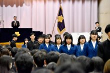 歌えなかった校歌、やっと…　県立千葉南高で卒業式　入学式翌日から２カ月間休校の学年、マスク外し笑顔で門出