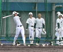 行くぜ８強　２６日高知戦　【専大松戸　センバツだより】