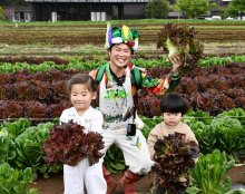 農業を身近な存在へ　タレント「ヤサイちゃん」に就任　安藤飛翔（つばさ）さん（２６）　【ひと模様】