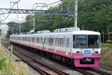 高校野球「応援トレイン」運行始まる　夏の千葉県大会に合わせ新京成電鉄　球児のイラストをラッピング