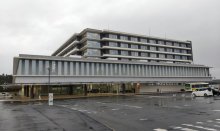 東千葉メディカルセンター汚職　贈賄容疑で元職員２人逮捕　業者から家具や家電など賄賂受け取る　千葉県警