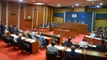 市庁舎の整備工事、基準価格と同額で落札　大網白里市議会、契約締結議案を否決　「市の調査は不十分」　市は「偶然」主張
