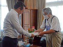 ＜駅トイレ閉鎖＞市民団体、再開願い署名提出「大切なインフラ」　ＪＲ永田駅　大網白里市長「要望しっかり受け止める」