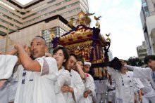 千葉神社　妙見大祭が開幕　４年ぶり大みこし、おはやし・かけ声も復活