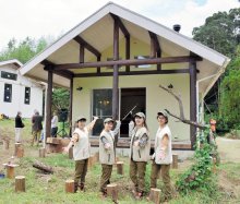 千葉出身女性４人、ゼロから４年かけ家づくり　長柄にこだわりログハウス完成　荒廃林材を使用　町のお試し居住に活用へ
