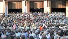 【動画あり】２２０人が息合わせ大演奏　成田弦まつり　成田山に三味線の音色響く　１５日は雨天で中止