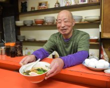 癖になる昔懐かしの味　飲み屋街「締めの一杯」に　大衆食堂「幸龍」（佐倉市）　【房総ラーメン図鑑】（１４）