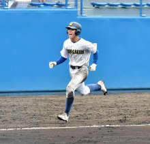 失敗糧にバント職人　岩崎伸哉外野手　【聖地を駆ける　中央学院の頂戦】